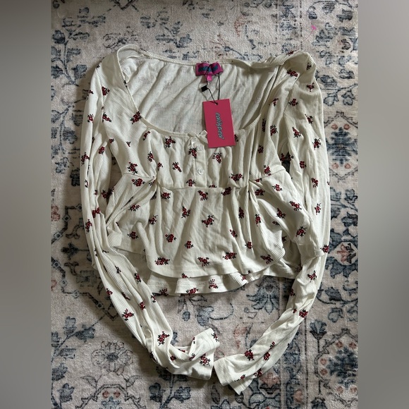 Edikted Tops - Edikted White Floral Long Sleeve Cropped Top NWT